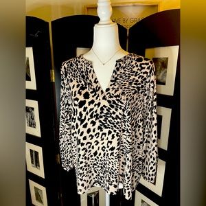 NWT Banana Republic large, animal print. long, slouch sleeve